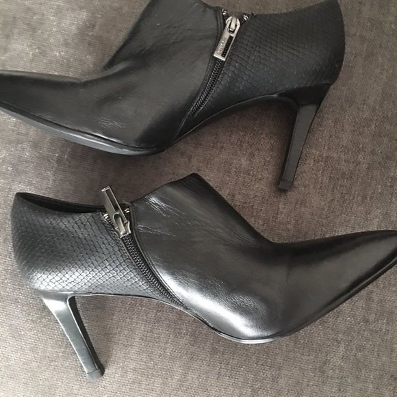 Black Ankle High Heels - Picture 1 of 2